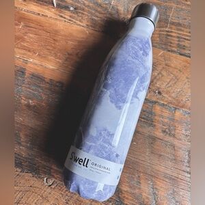 NWT S'well® Stainless Steel 25oz Water Bottle in Blue Steel